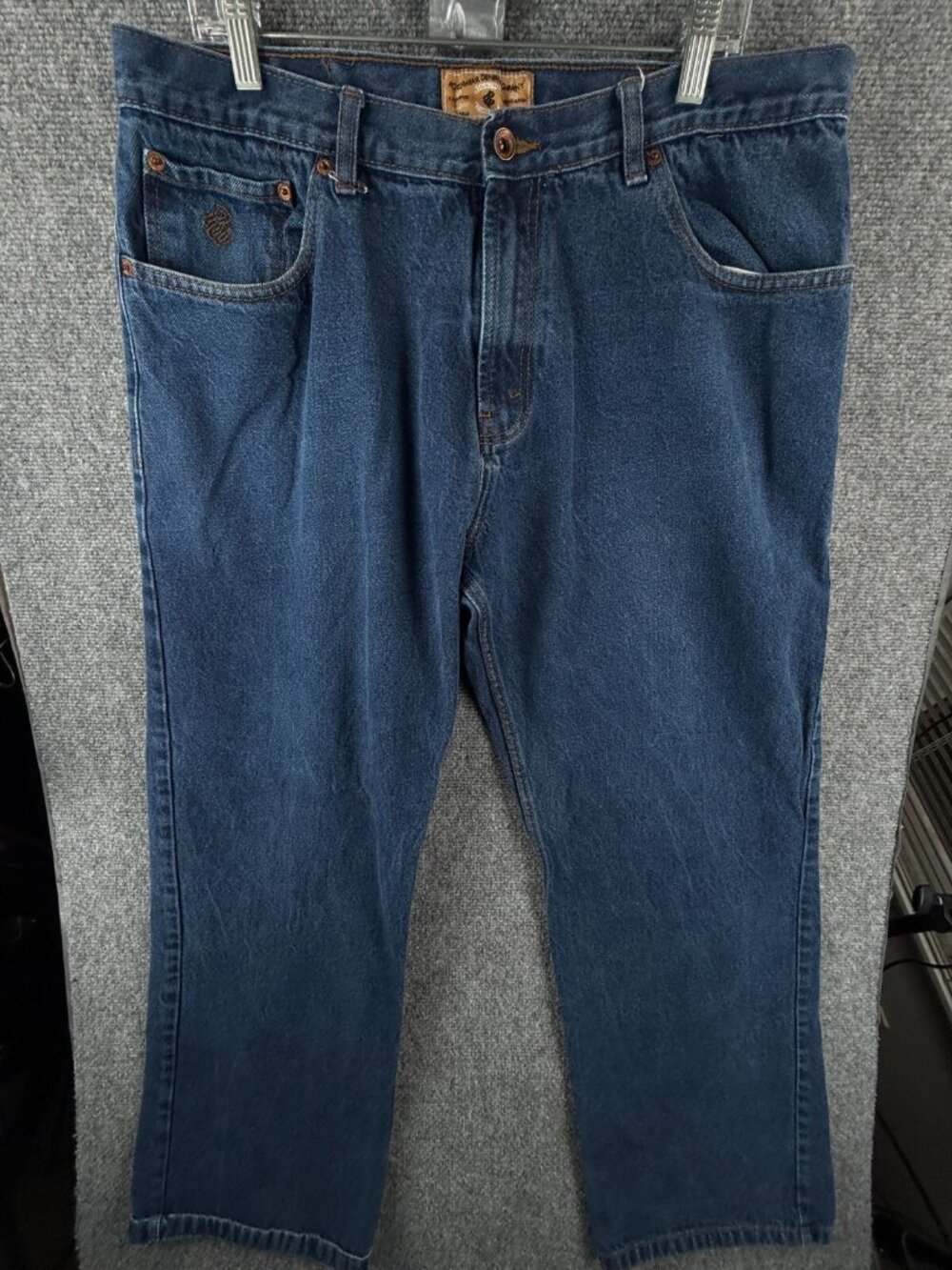 VTG Rocawear Denim Jeans Men Urban Y2K Hip Hop Blue Actual 37x31 Embroidered